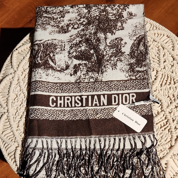 Fashion Dior Monochrome Artistic Wrap/Scarve - Picture 2 of 3